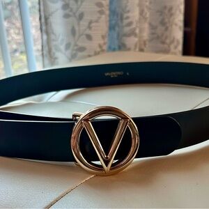 Women’s size large Valentino, black gold belt